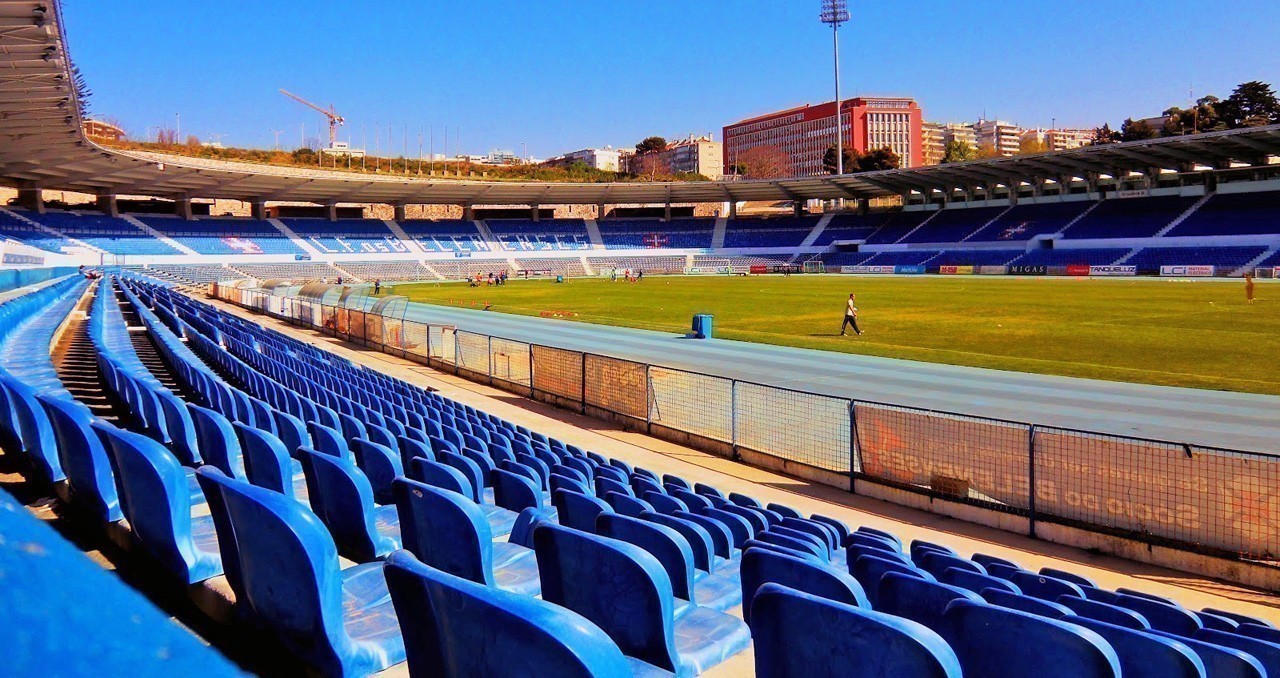 OFICIAL: Capitão da seleção colombiana assina pelo Belenenses!