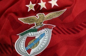 Benfica vence por 4-1