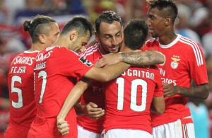 Estava de saída por 25 milhões de euros mas desistiram