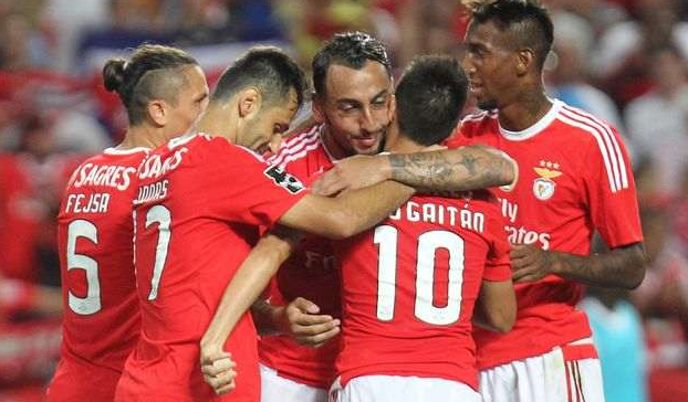 Estava de saída por 25 milhões de euros mas desistiram