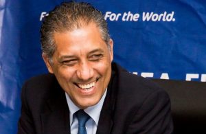 Instrutor de árbitros da FIFA queimou camisola do…Sporting (COM VÍDEO)