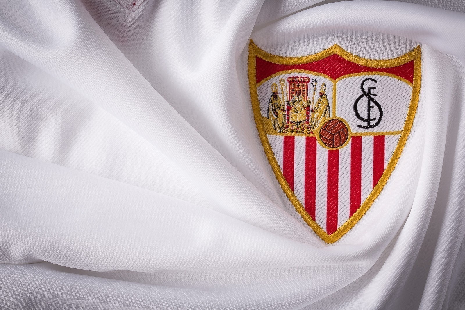 OFICIAL: Estrela do Sevilla saí no final da época
