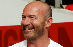 Alan Shearer explica como se provoca jogador da seleção nacional