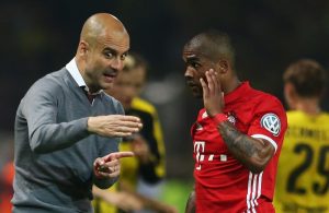 Douglas Costa revela que não pode assinar pelo Manchester City de Pep Guardiola