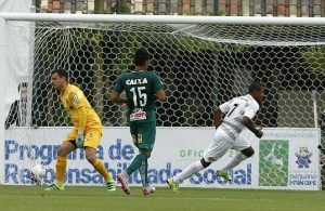 Chegou como reforço mas foi dispensado devido a mensagens publicadas no Twitter