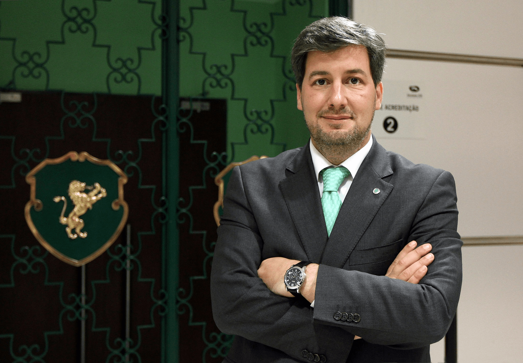 Bruno de Carvalho em Itália para fechar negócio João Mário