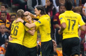 OFICIAL: Mais um jogador do Dortmund de saída