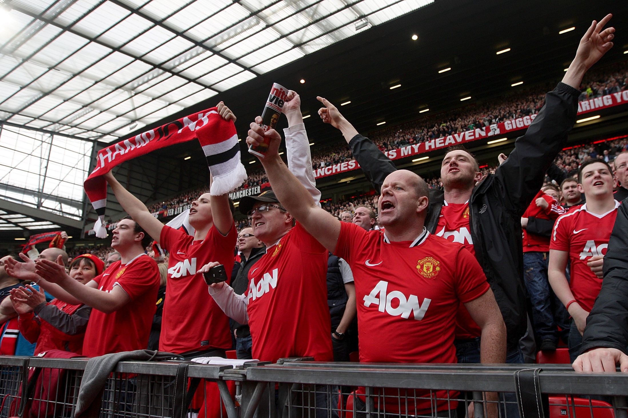 Adeptos do United pedem que Mourinho contrate craque da Seleção Nacional