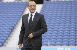Nuno Espírito Santo pede contratação de jogador vilacondense