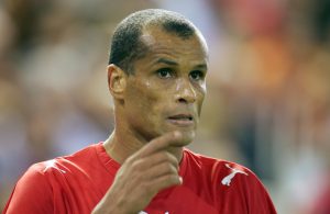 Rivaldo pede ajuda para jogador do Benfica