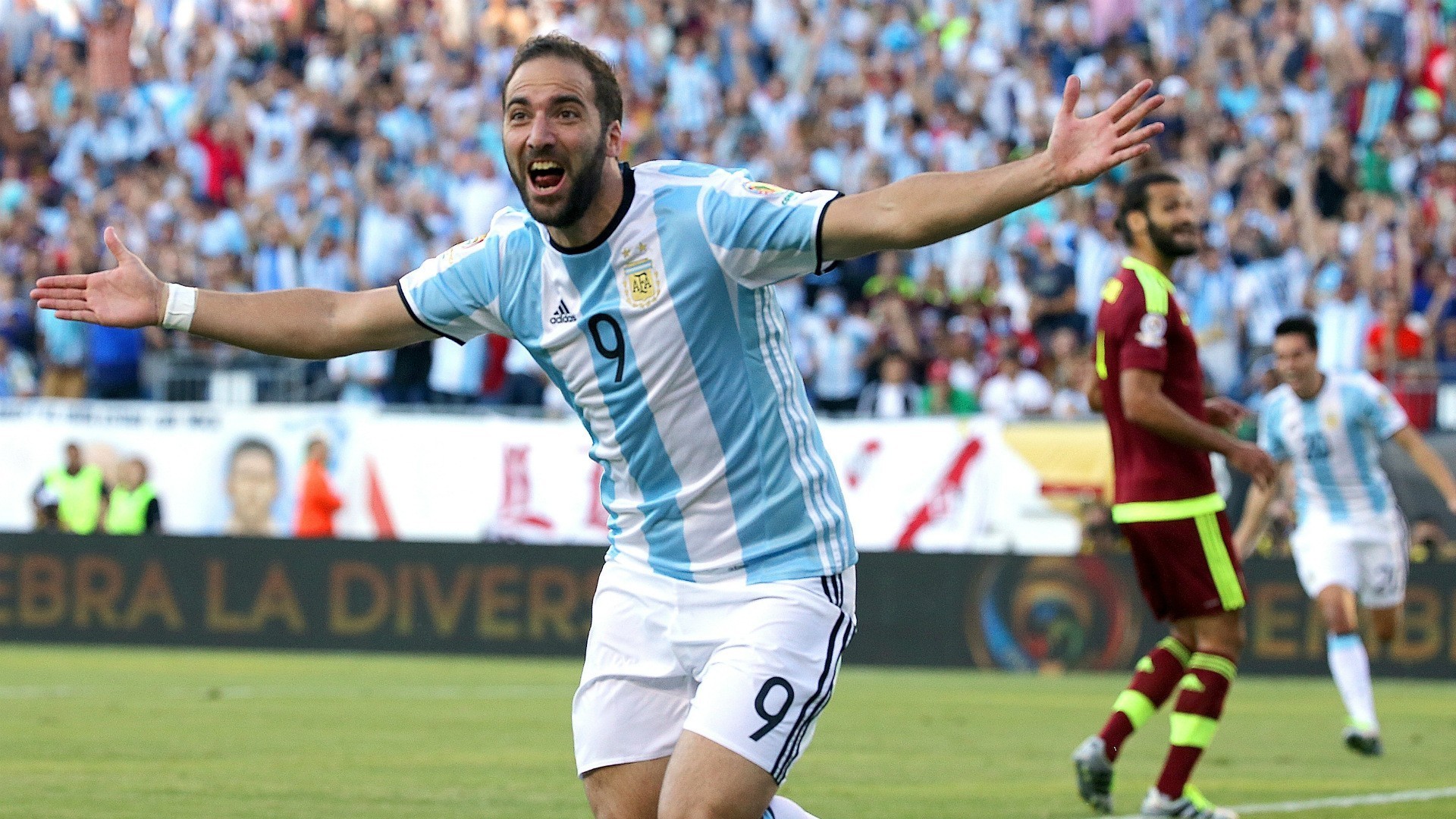 Gonzalo Higuain recebe proposta quase irrecusável