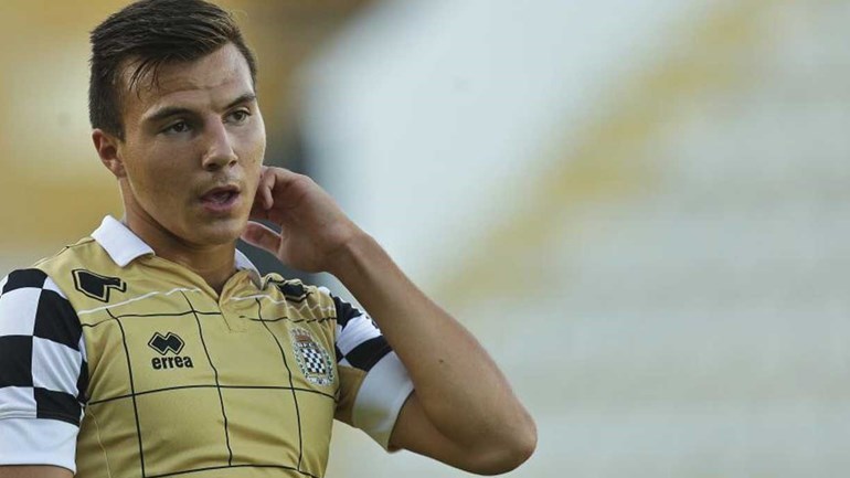 Barcelona quis levar jogador do Boavista mas levou uma nega