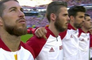 Piqué já explicou o seu polémico gesto durante o hino espanhol