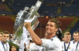 Ronaldo doa os €600 mil de prémio da Champions