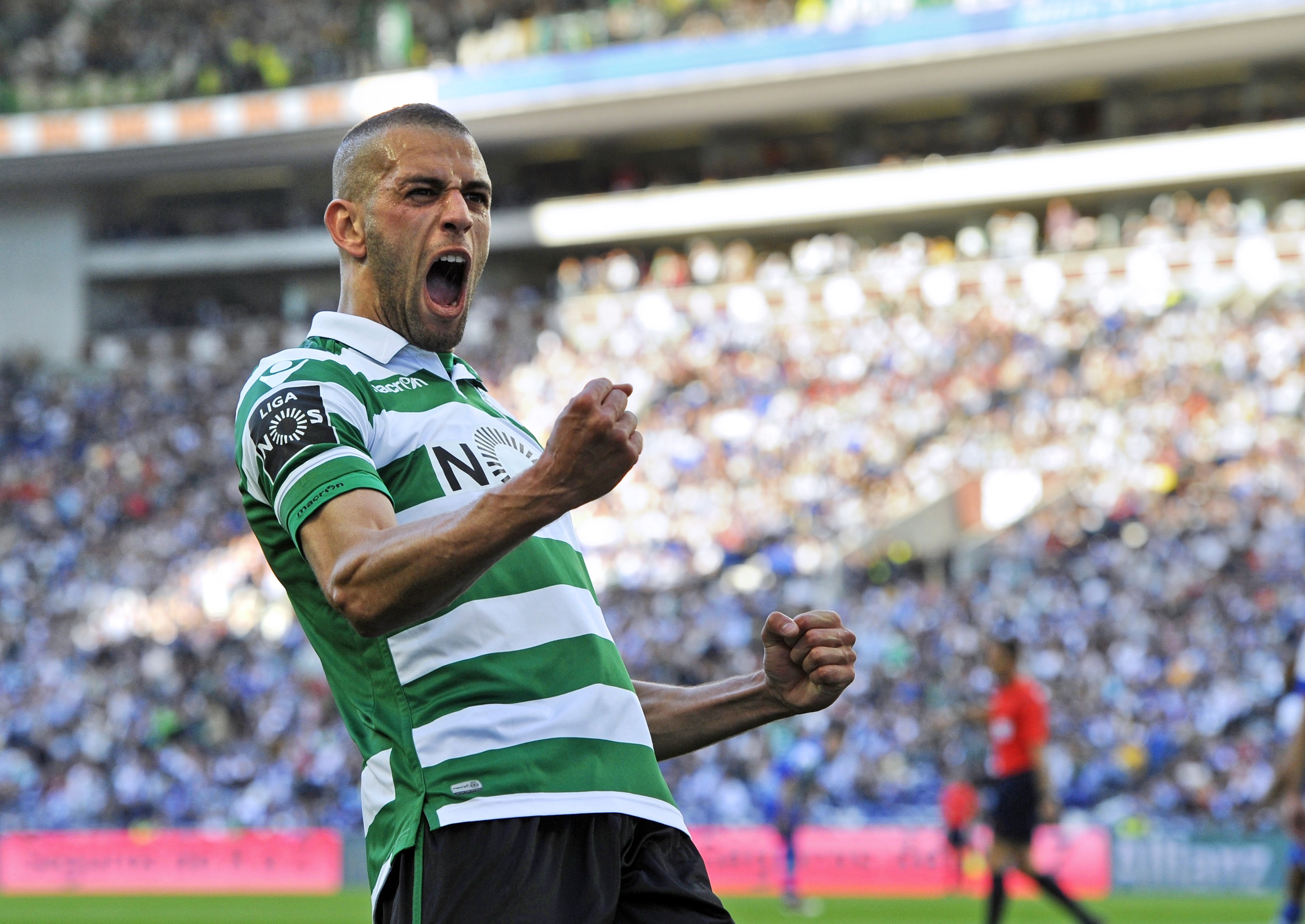 OFICIAL: Slimani já é jogador do Leicester