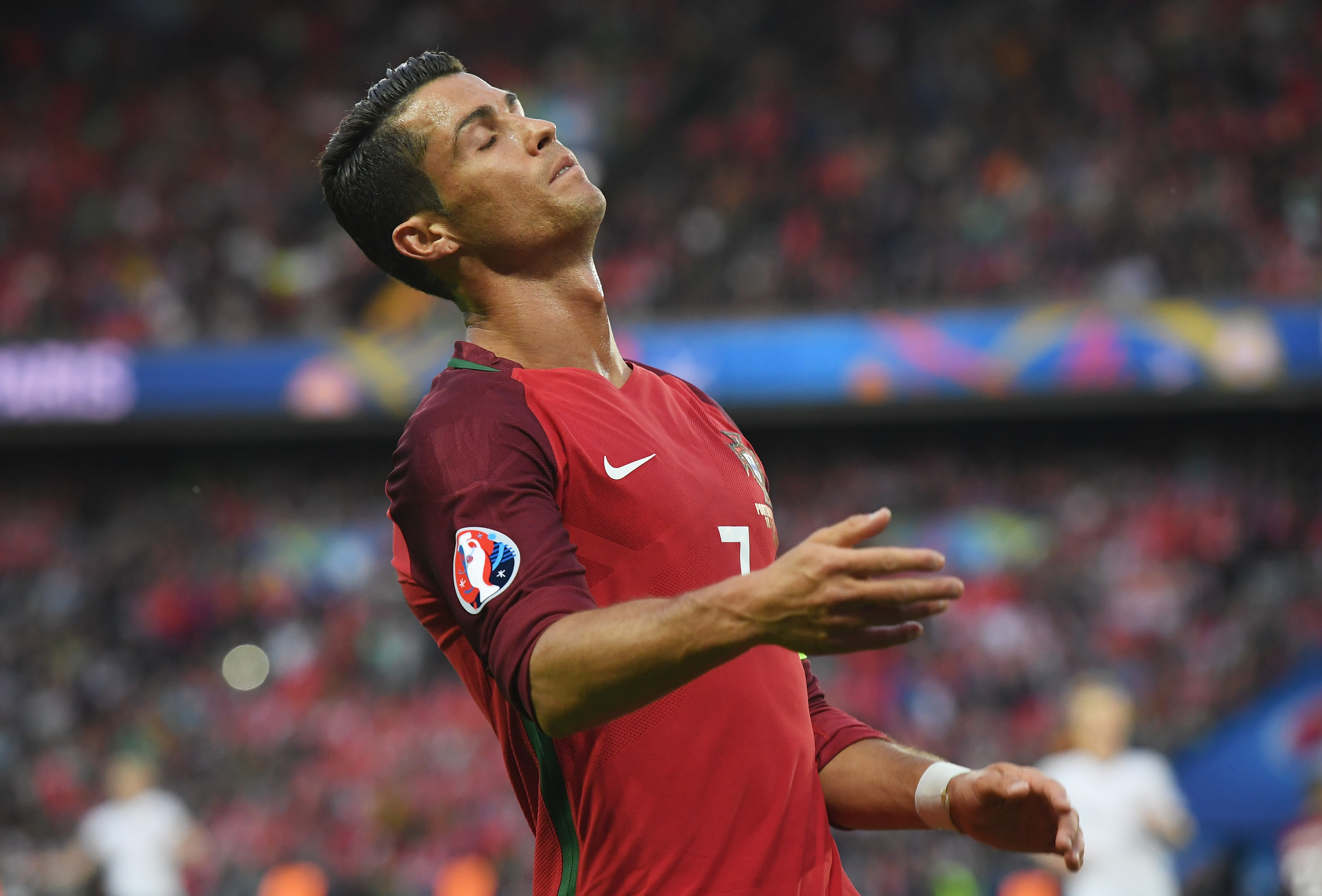 Imprensa catalã dá sete razões para Ronaldo não vencer a Bola de Ouro