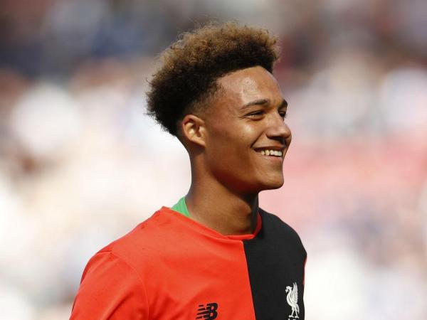 Klopp mete guarda-redes a jogar a ponta de lança