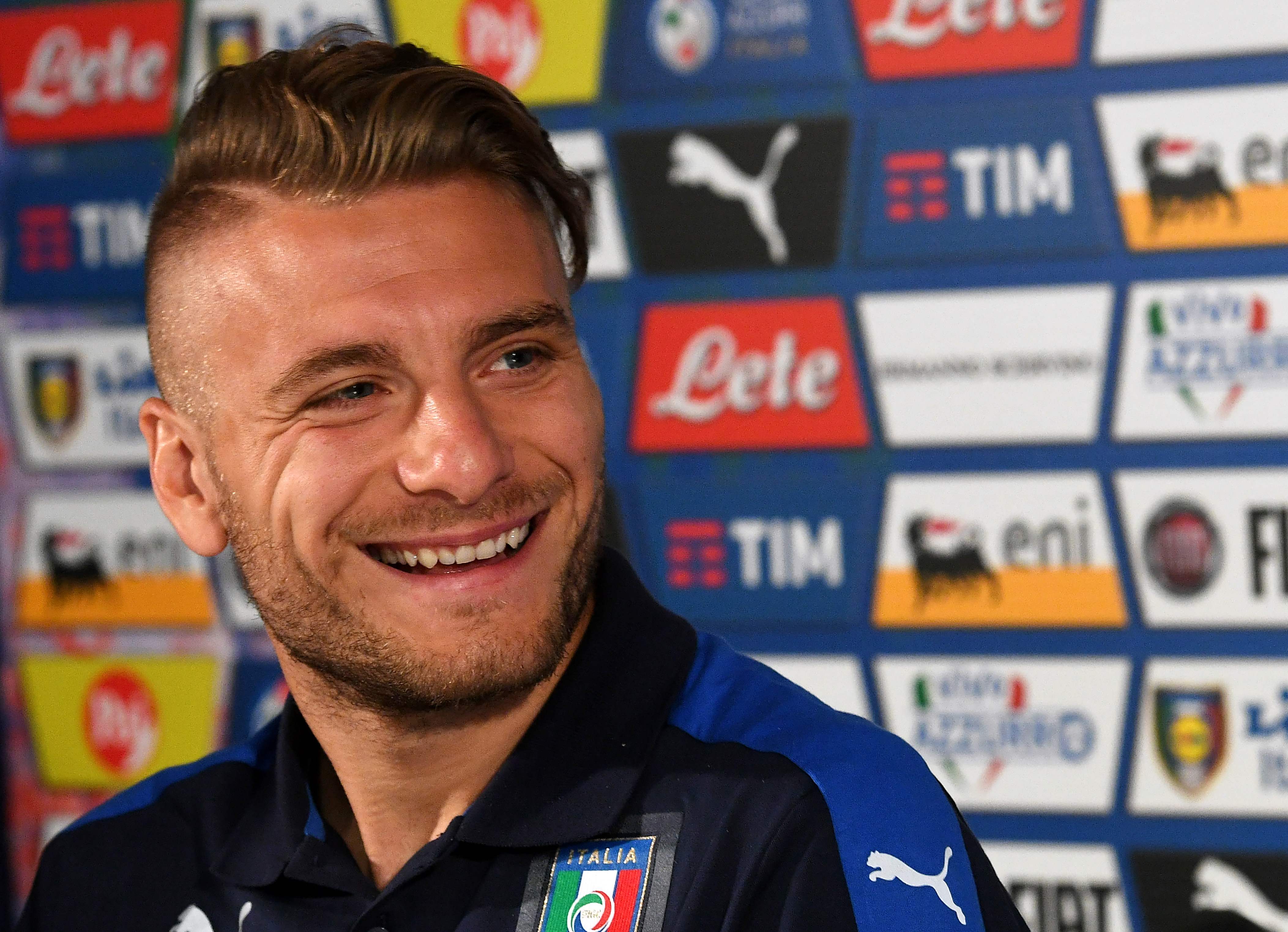 Ciro Immobile recebido em euforia pelos adeptos da Lazio