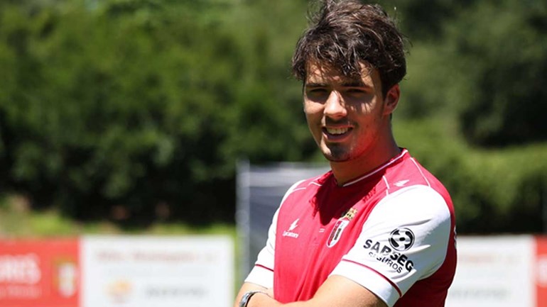 Sp. Braga oficializa contratação de Bakic