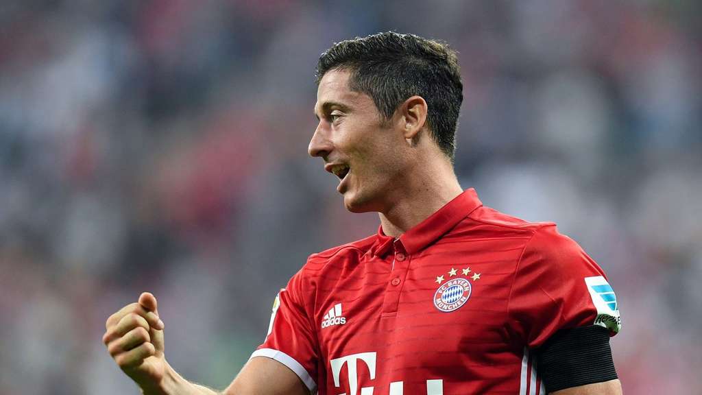Lewandowski avassalador na estreia do Bayern na Bundesliga