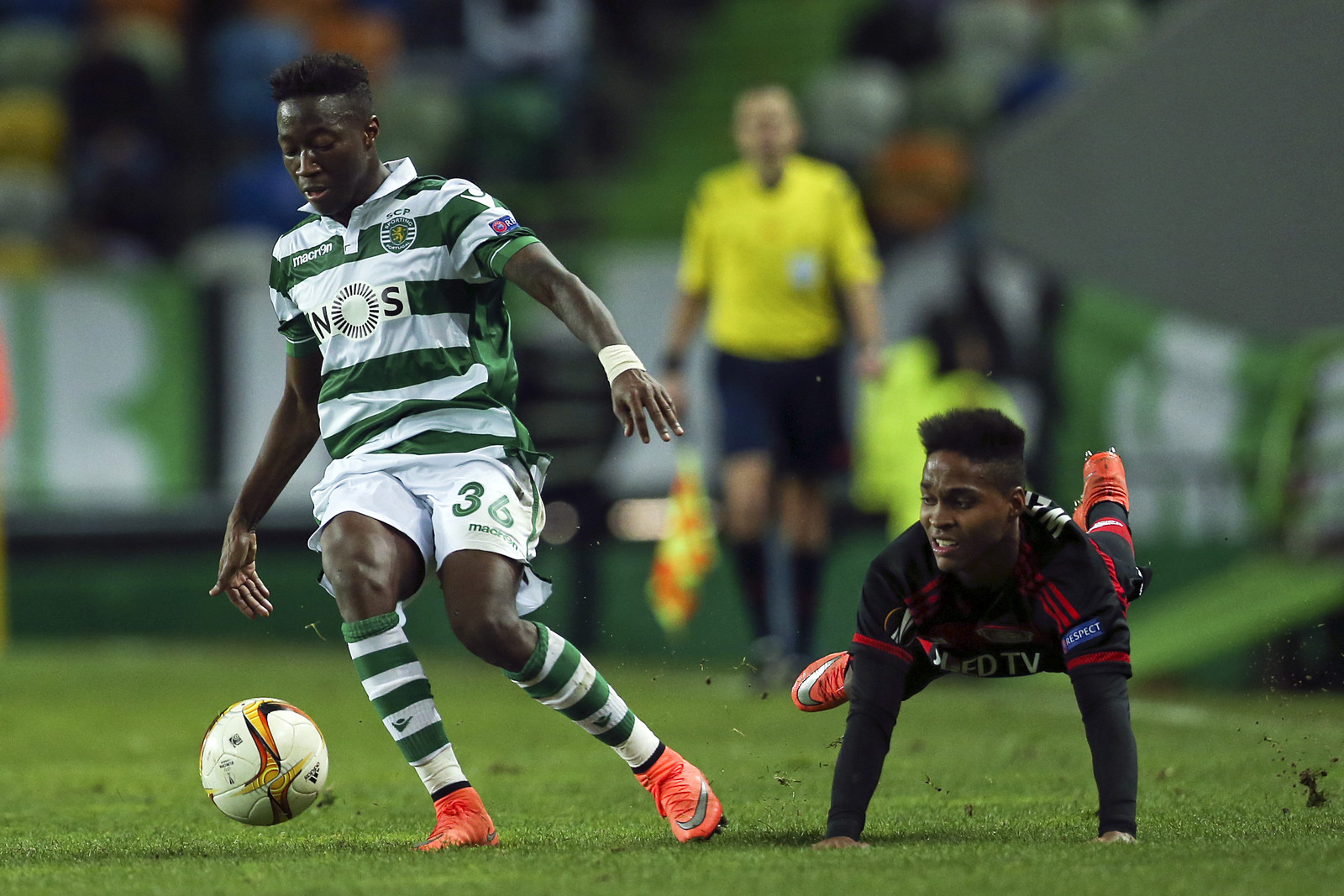 OFICIAL: Carlos Mané emprestado ao Estugarda