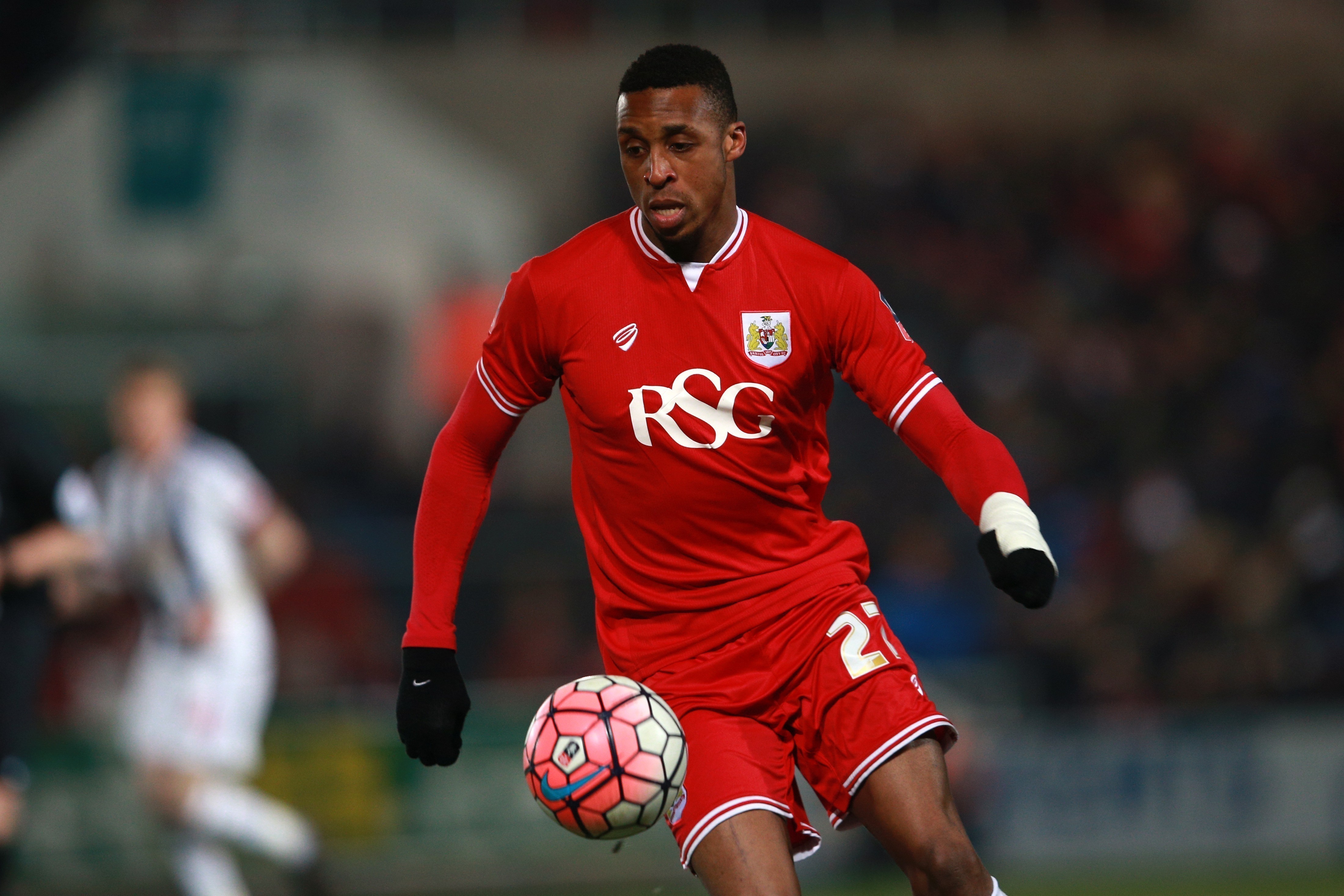 OFICIAL: Aston Villa contrata avançado por 20 milhões de euros