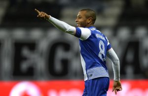 Brahimi fica no FC Porto