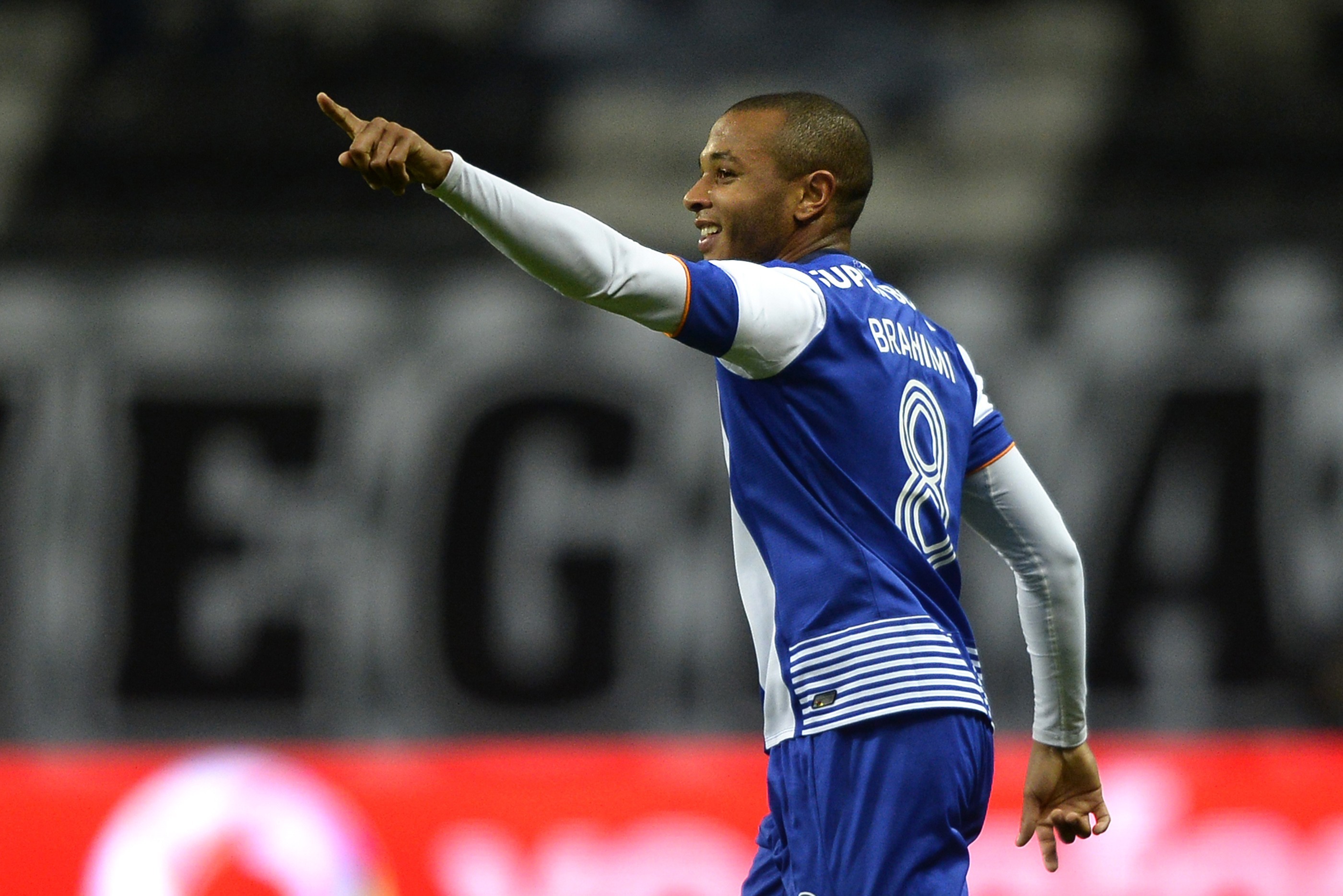 Brahimi fica no FC Porto