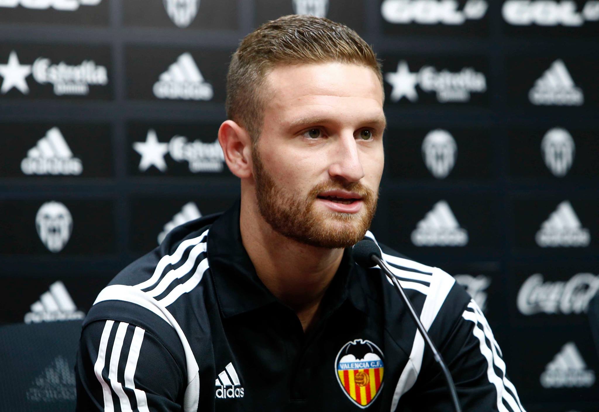 Mustafi a caminho do Arsenal por 35 milhões de euros