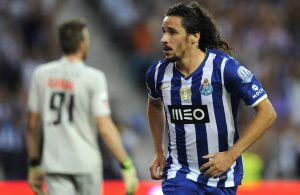 Licá é reforço do Nothingham Forest