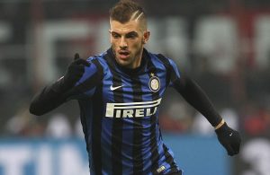 Sporting em conversações com Davide Santon