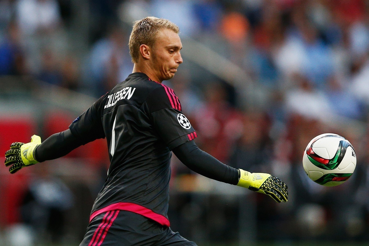 Cillessen a caminho do Barcelona por 12 milhões de euros