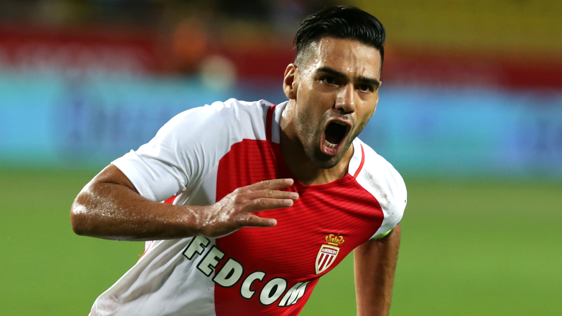 Falcao sofre lesão muscular e é baixa certa para o play-off da Champions