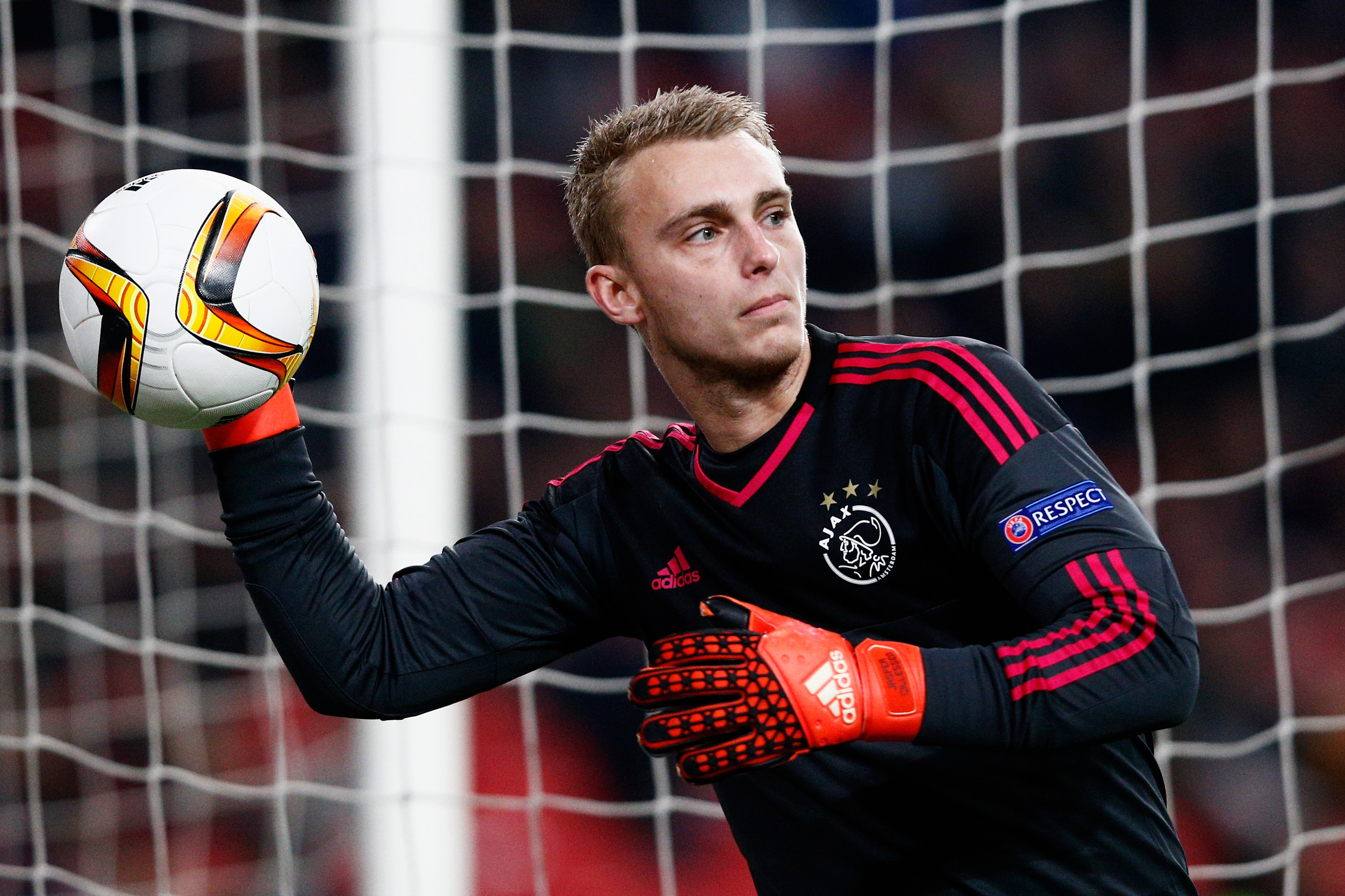 OFICIAL: Jasper Cillessen é reforço do Barcelona