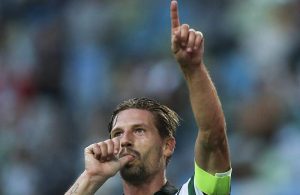 Esforço de Slimani, classe de Gelson e frieza de Adrien resolvem na Mata Real