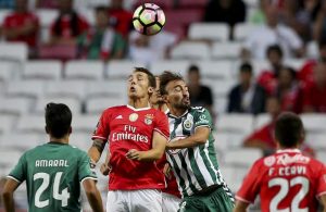 Tricampeão tropeça na Luz