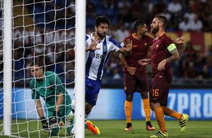 Indisciplina romana facilita voo do dragão para a fase de grupos da Champions