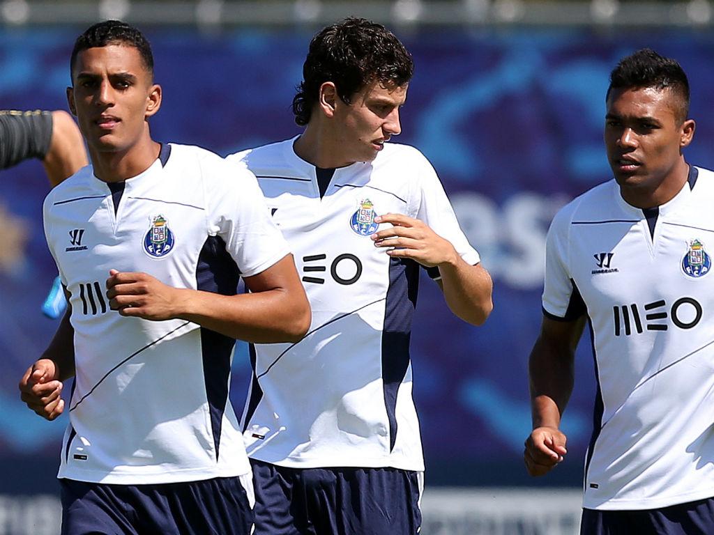 OFICIAL: FC Porto empresta Lichnovsky ao Valladolid