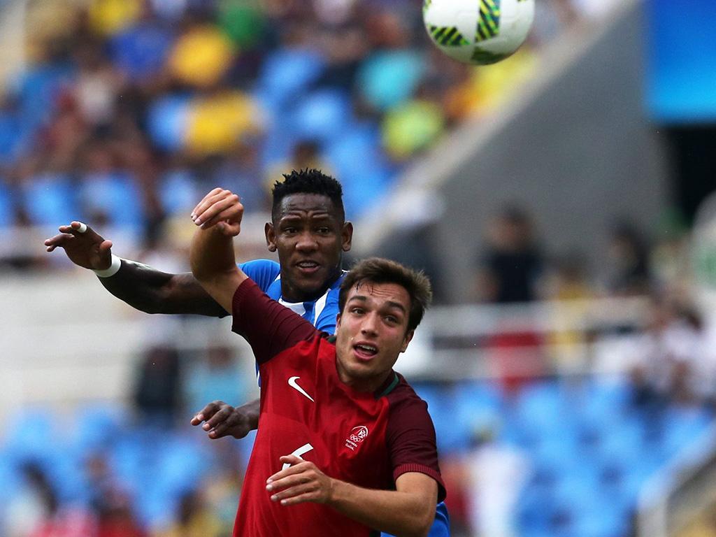 Tomás Podstawski sofre lesão grave e vai parar vários meses