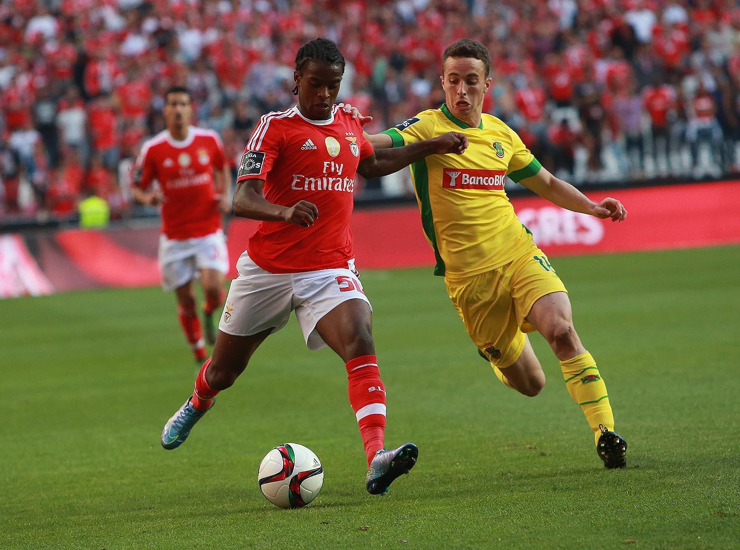 Inter de Milão atento a Nélson Semedo