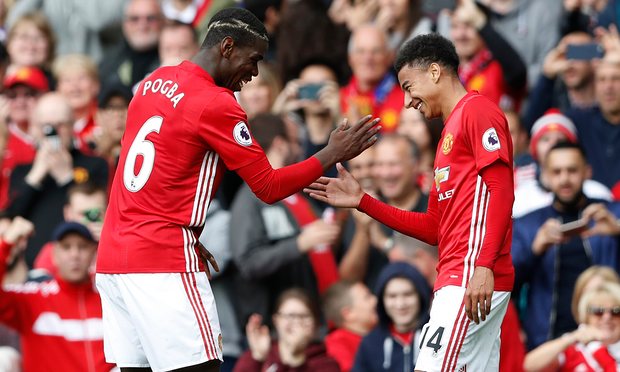 Manchester United regressa às vitórias com goleada frente ao campeão