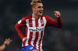 Griezmann usa mangas compridas para copiar David Beckham