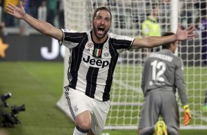 Higuaín brilha e a Juventus segue imparável