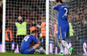 Antonio Conte pretende dispensar Cahill e Ivanovic do Chelsea