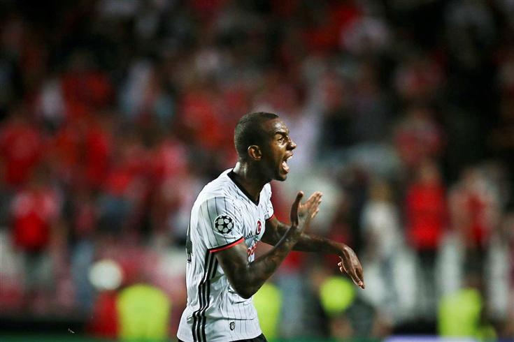 “Só não pagaram o meu salário”