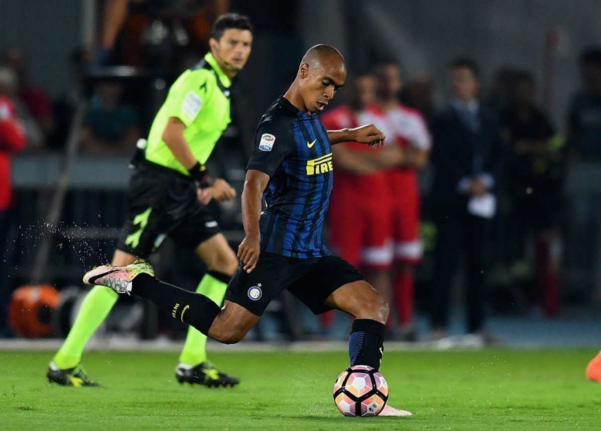 João Mário está lesionado e é baixa para o encontro com o Bolonha
