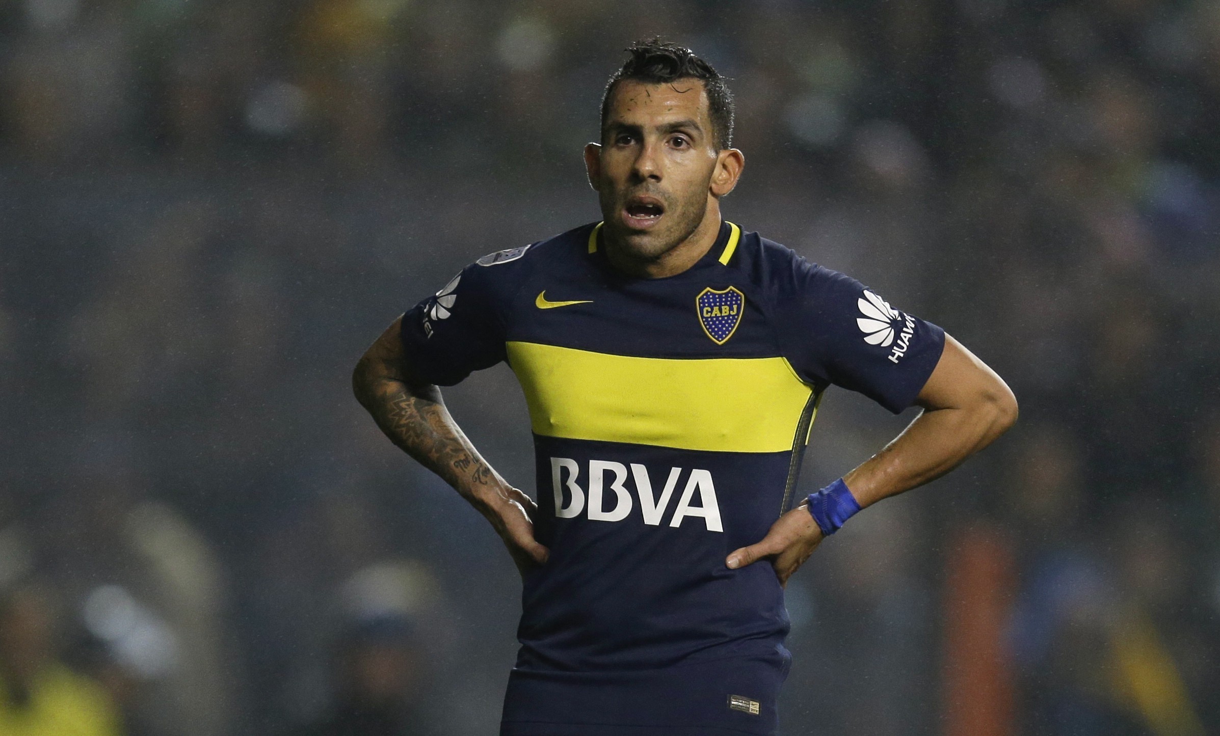 Tévez pondera terminar a carreira em janeiro