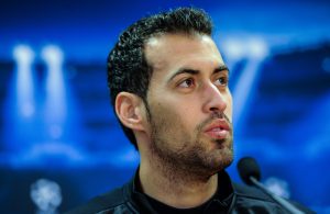 Busquets renova com o Barcelona até 2021