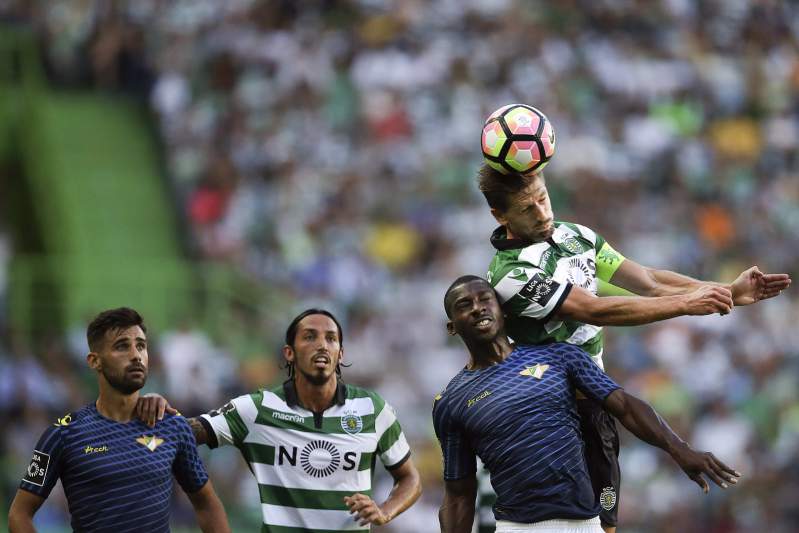 Sporting vence de forma categórica e mantém a liderança da liga