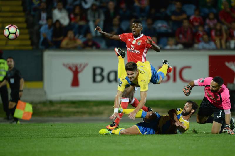 Benfica é líder à condição depois de vitória em Arouca